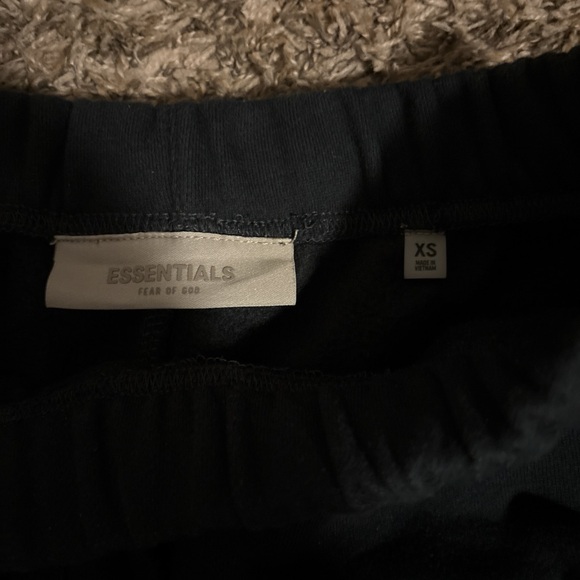 Fear of God Essentials Black Athletic Shorts - Picture 3 of 4